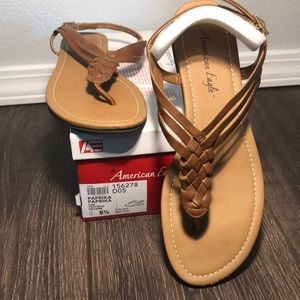 Size 8.5 women’s sandals. Brown. Like new.